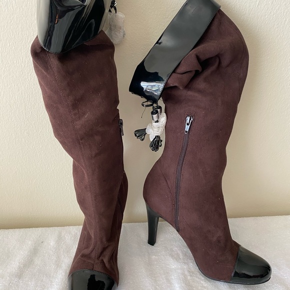 Boot - Picture 3 of 5